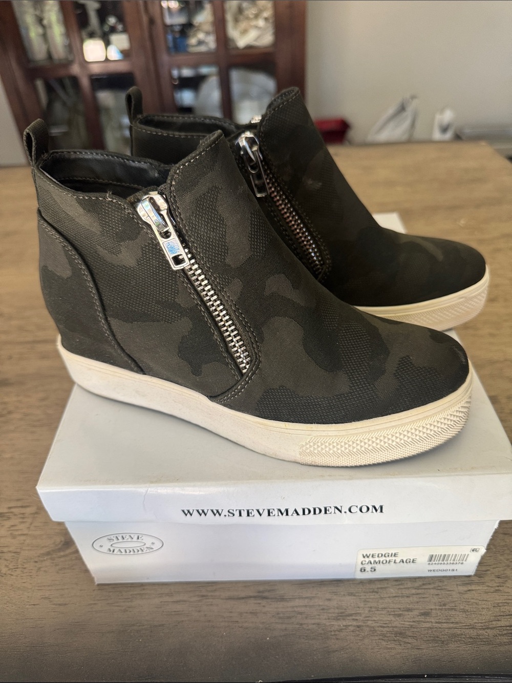 Steve Madden camouflage wedgie shoe boot size 6.5 women’s